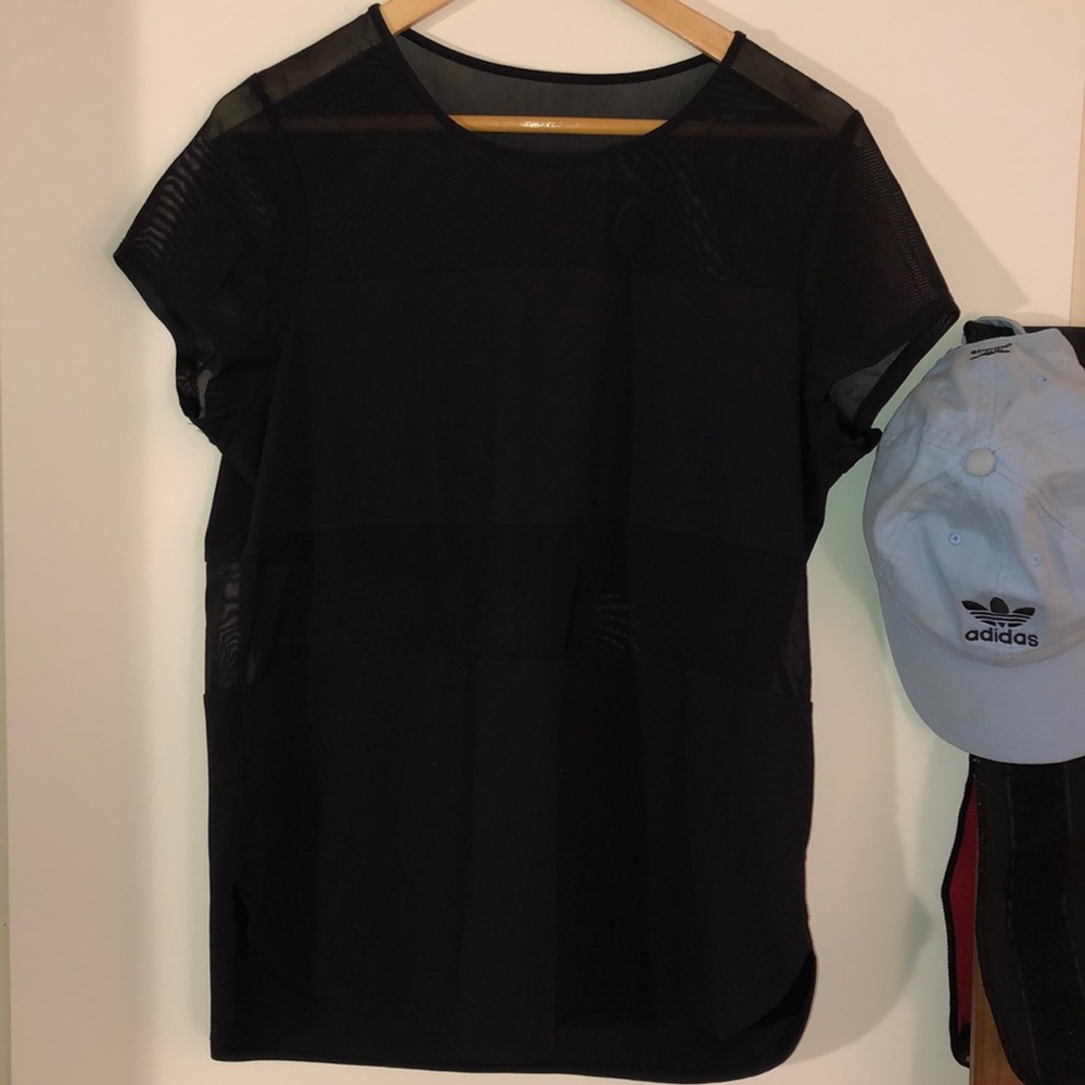 Sport| Fabletics black mesh workout shirt